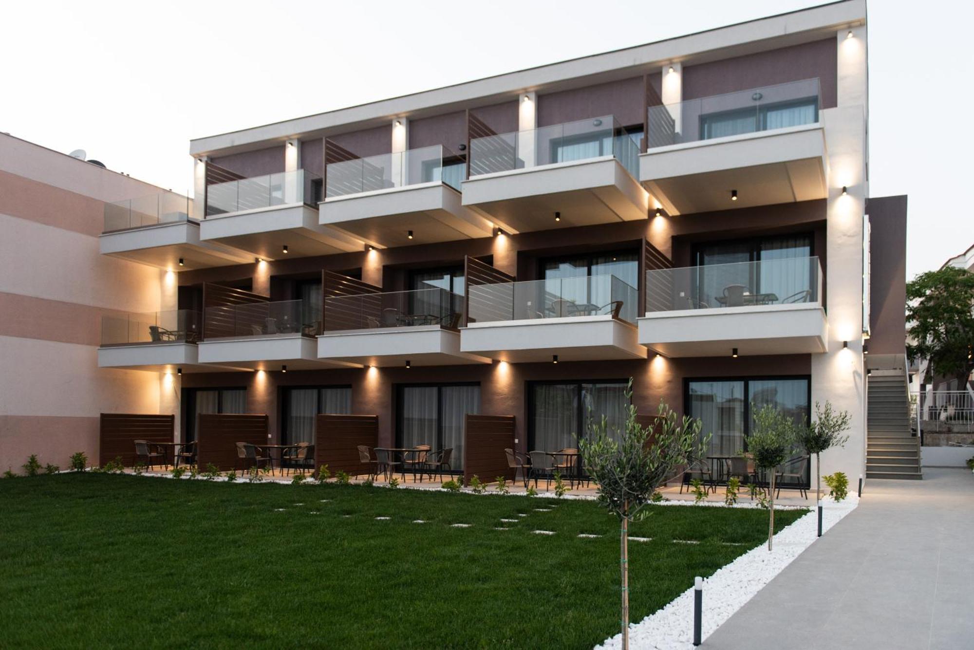 Aparthotel Sithonian Sunset Luxury - Nikiti Cozy Getaways Zewnętrze zdjęcie