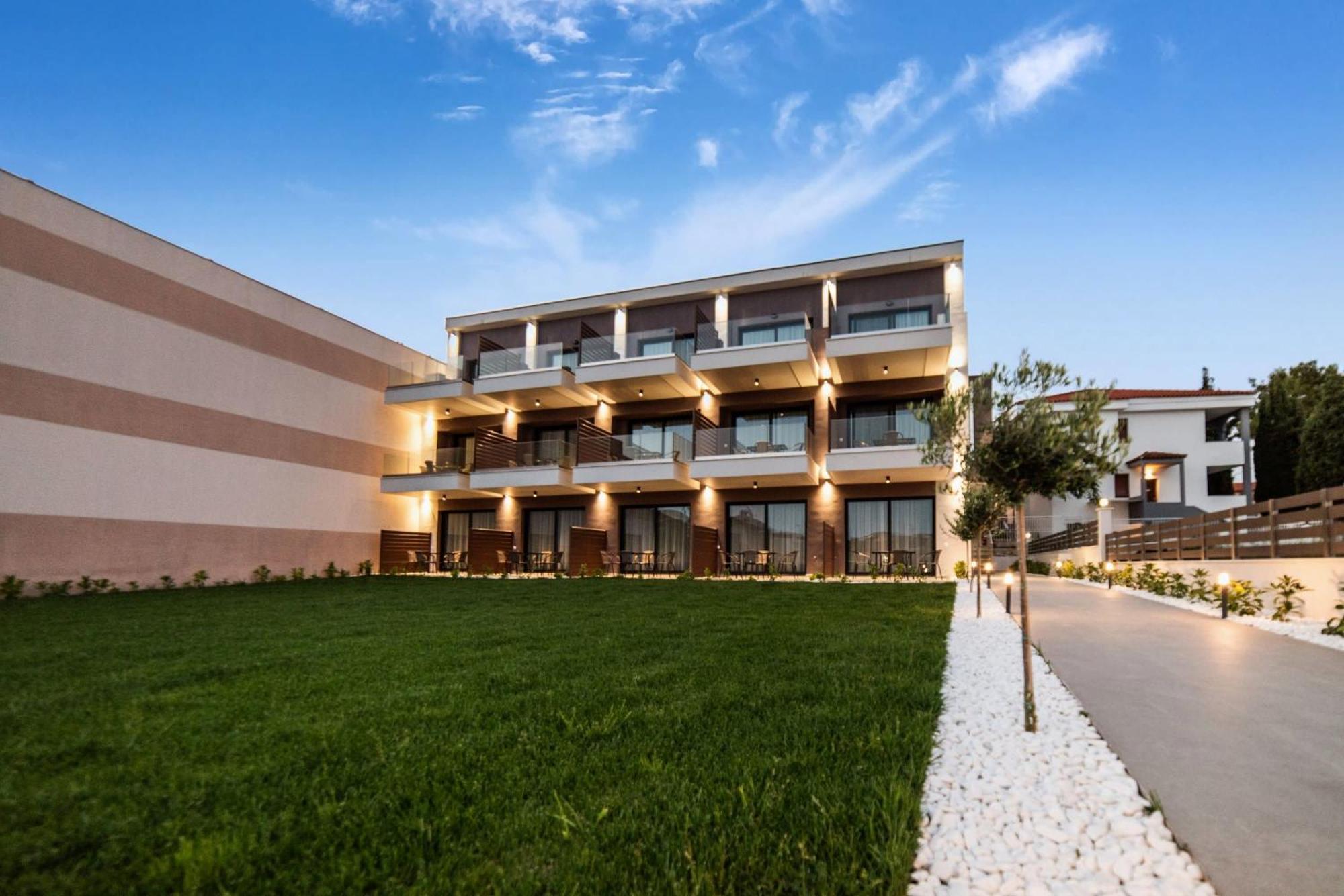 Aparthotel Sithonian Sunset Luxury - Nikiti Cozy Getaways Zewnętrze zdjęcie
